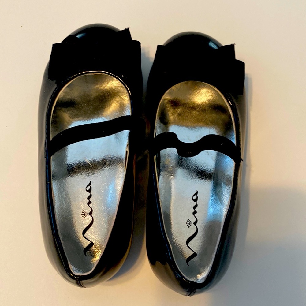 Nina Toddler Size 8 black dress shoes, new without tags